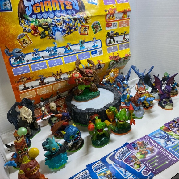 Lot of 20 Various Skylander Figures Portal + Cards Map Case VGC No Duplicates - Picture 10 of 11